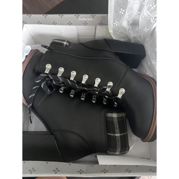 SUN STONE Womens Black Lace Up Octavia Round Toe Block Heel Hiking Boots 9 M - Picture 5 of 5